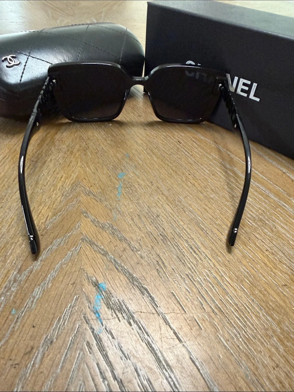 CHANEL bold oversized